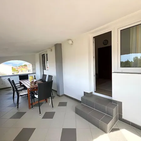 Apartment Rosa Vir
