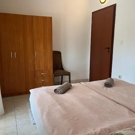 Apartament Rosa Vir