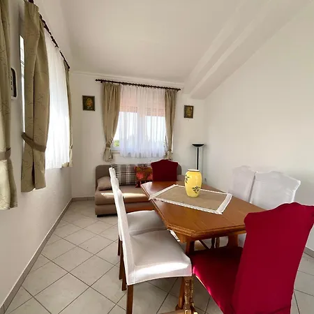 Rosa Apartment *