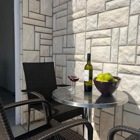 Rosa Apartment