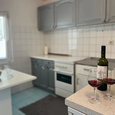 Rosa Apartment Vir