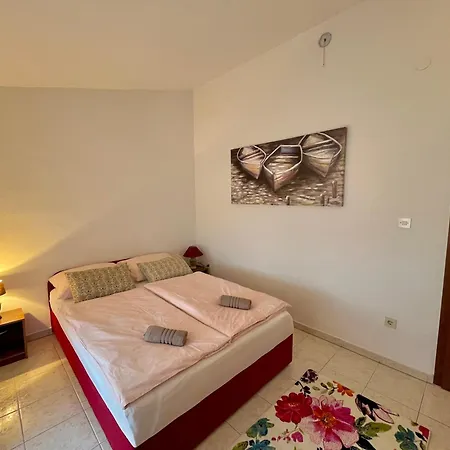 Rosa Apartment
