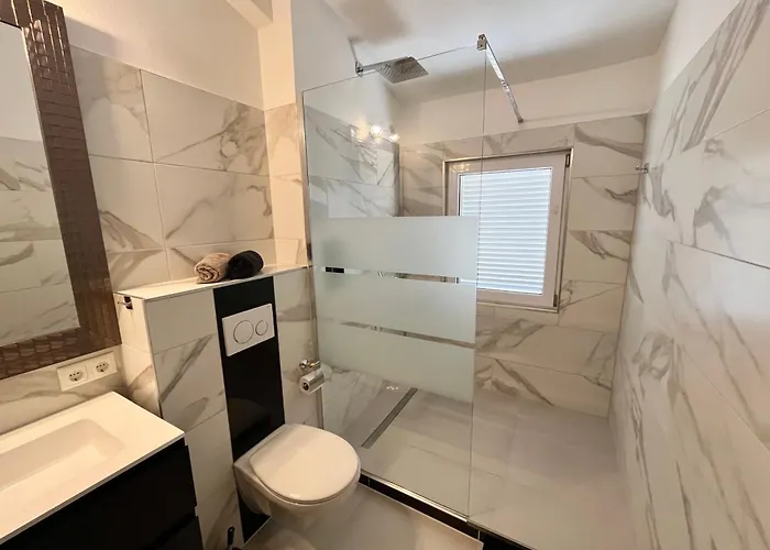 Rosa Apartman Vir