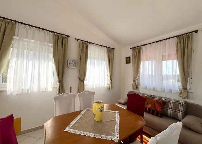 Rosa Apartman *